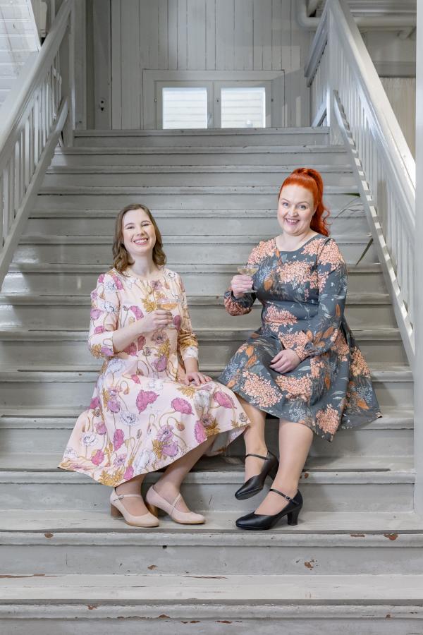 Nuppunen 8 – Hihoja ja helmoja